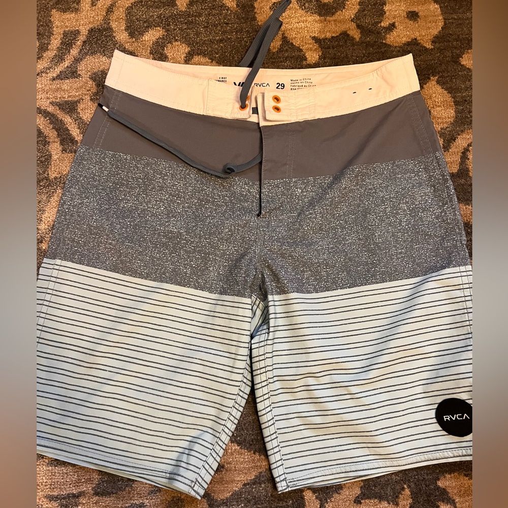Men’s board shorts